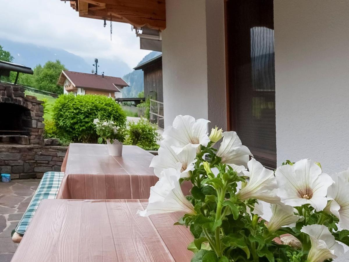 Apartment in Ramsau im Zillertal for 18 People Exterior foto